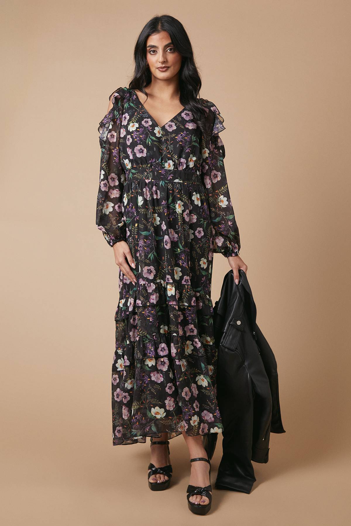 Oasis Robe Mi-Longue Imprimée Florale Métallisée à Épaules Dénudées pour Occasion Spéciale