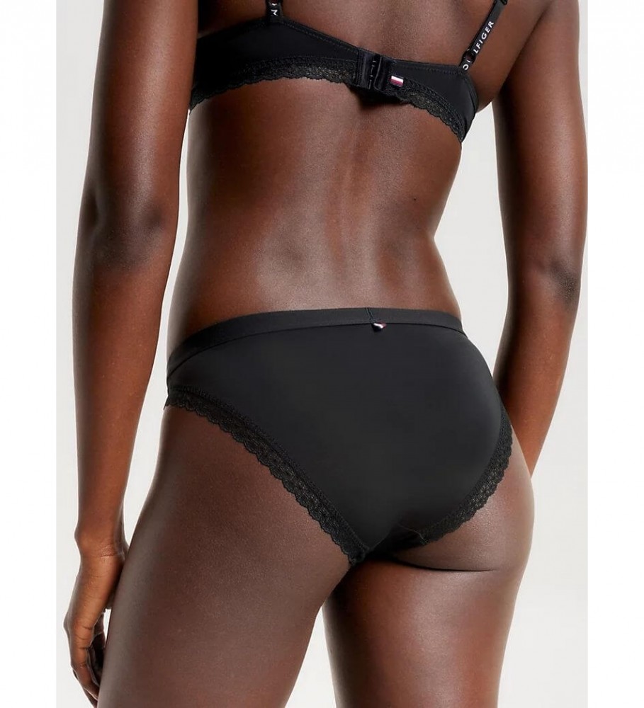 Calcinha Tommy Hilfiger com renda tonal e logotipo preto.