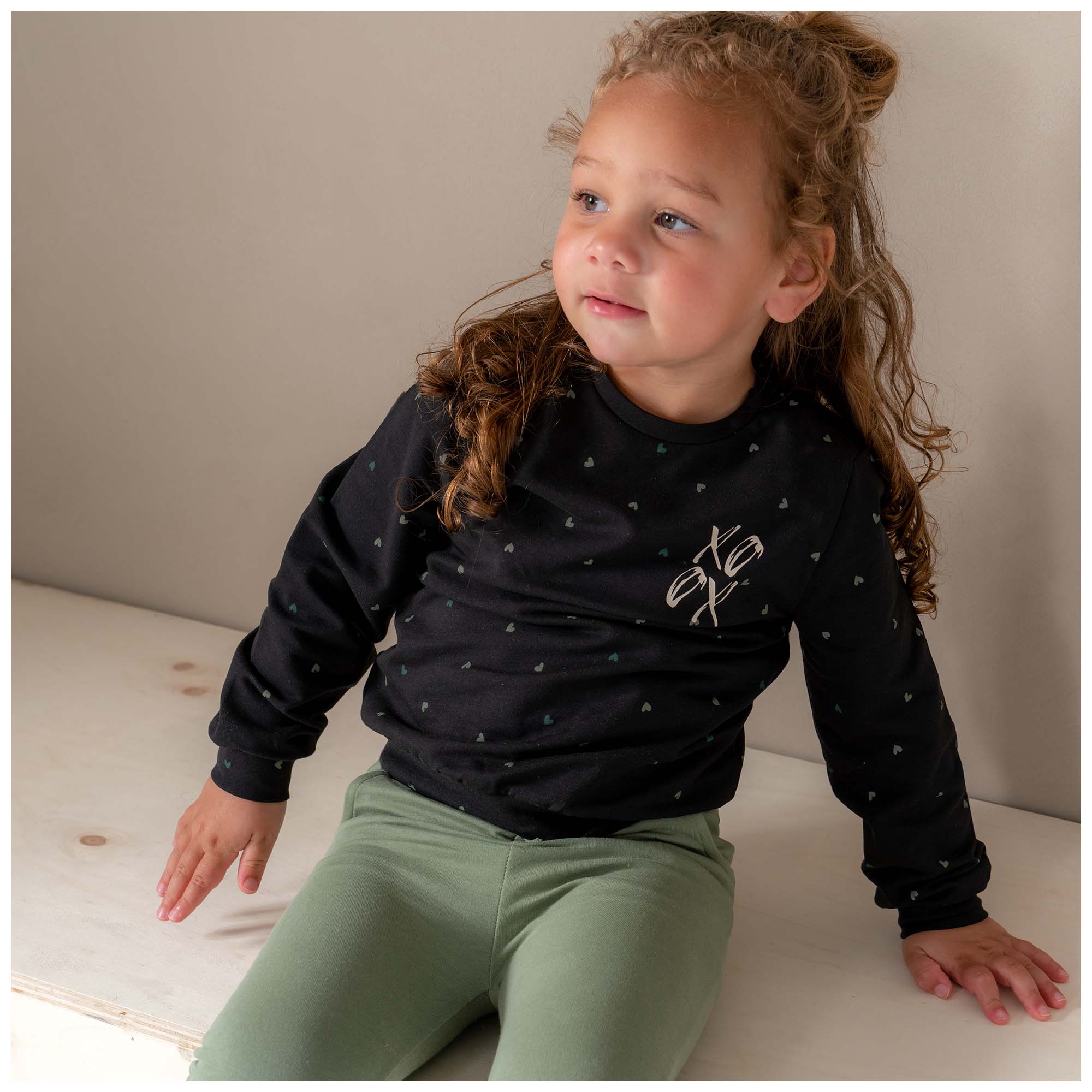 Prénatal peuter sweater lange mouwen printopdruk zwart
