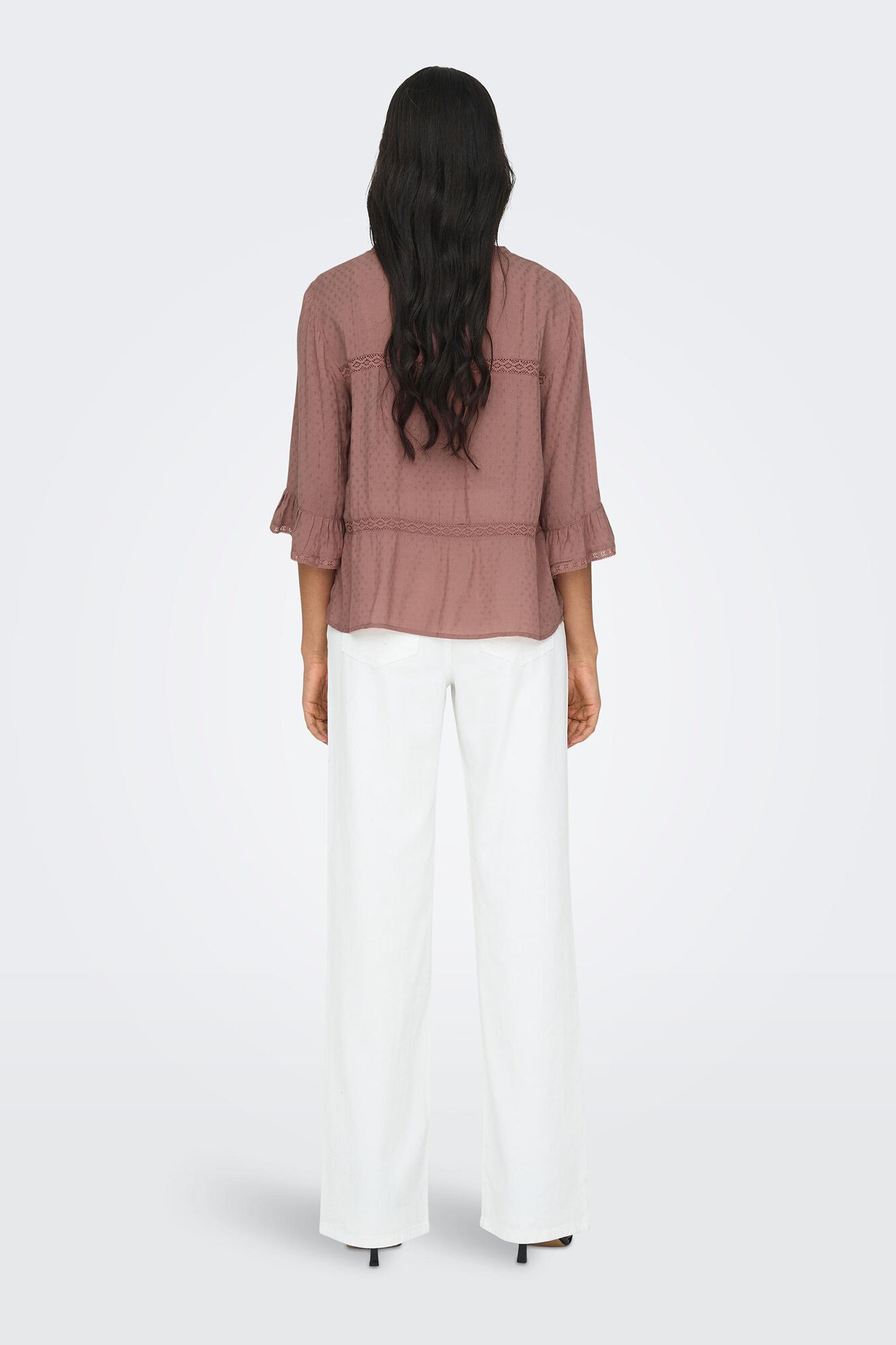 Blusa de manga 3/4 com gola redonda