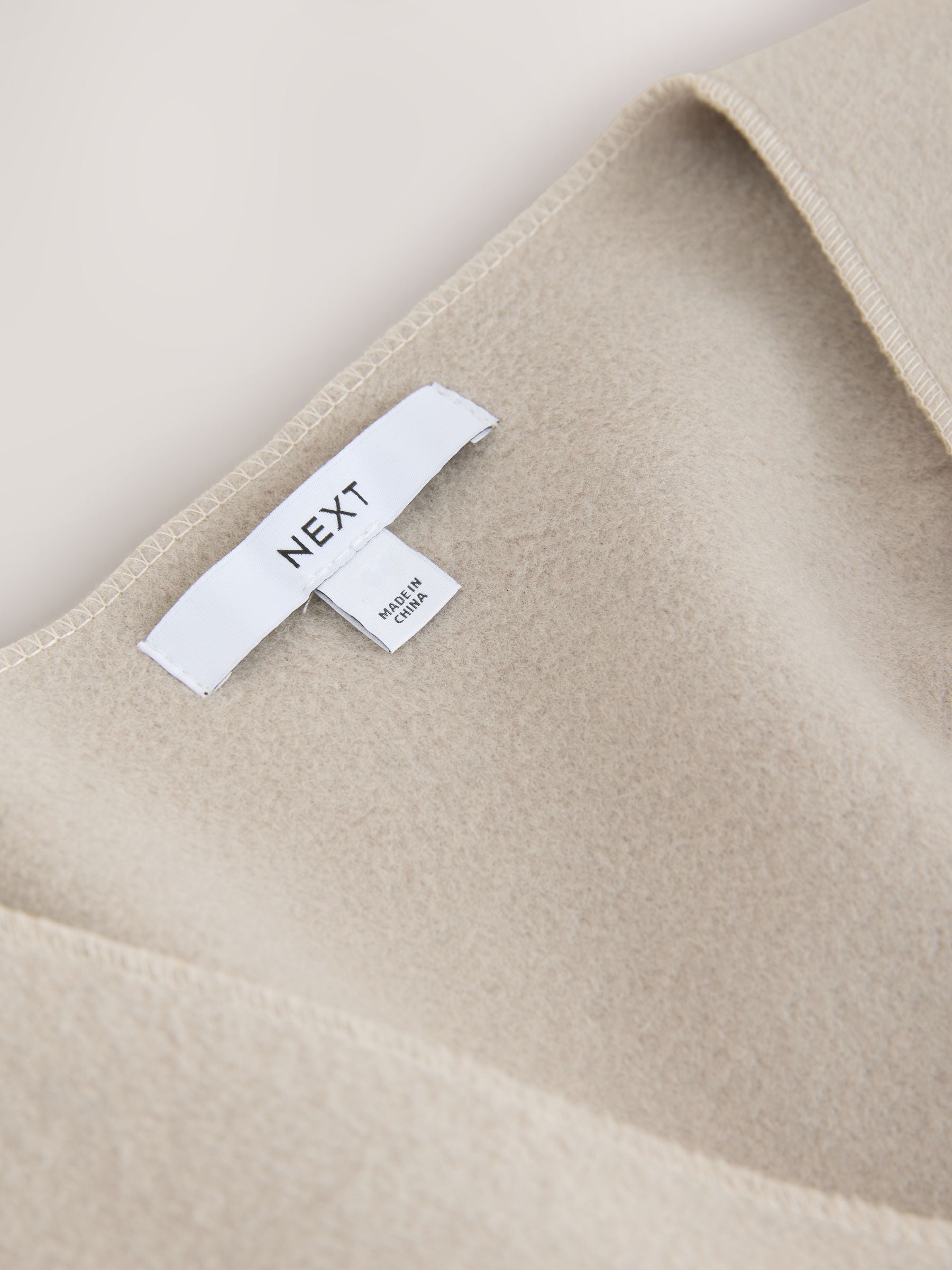 Moutkleurig - Wrap Front Cape Poncho