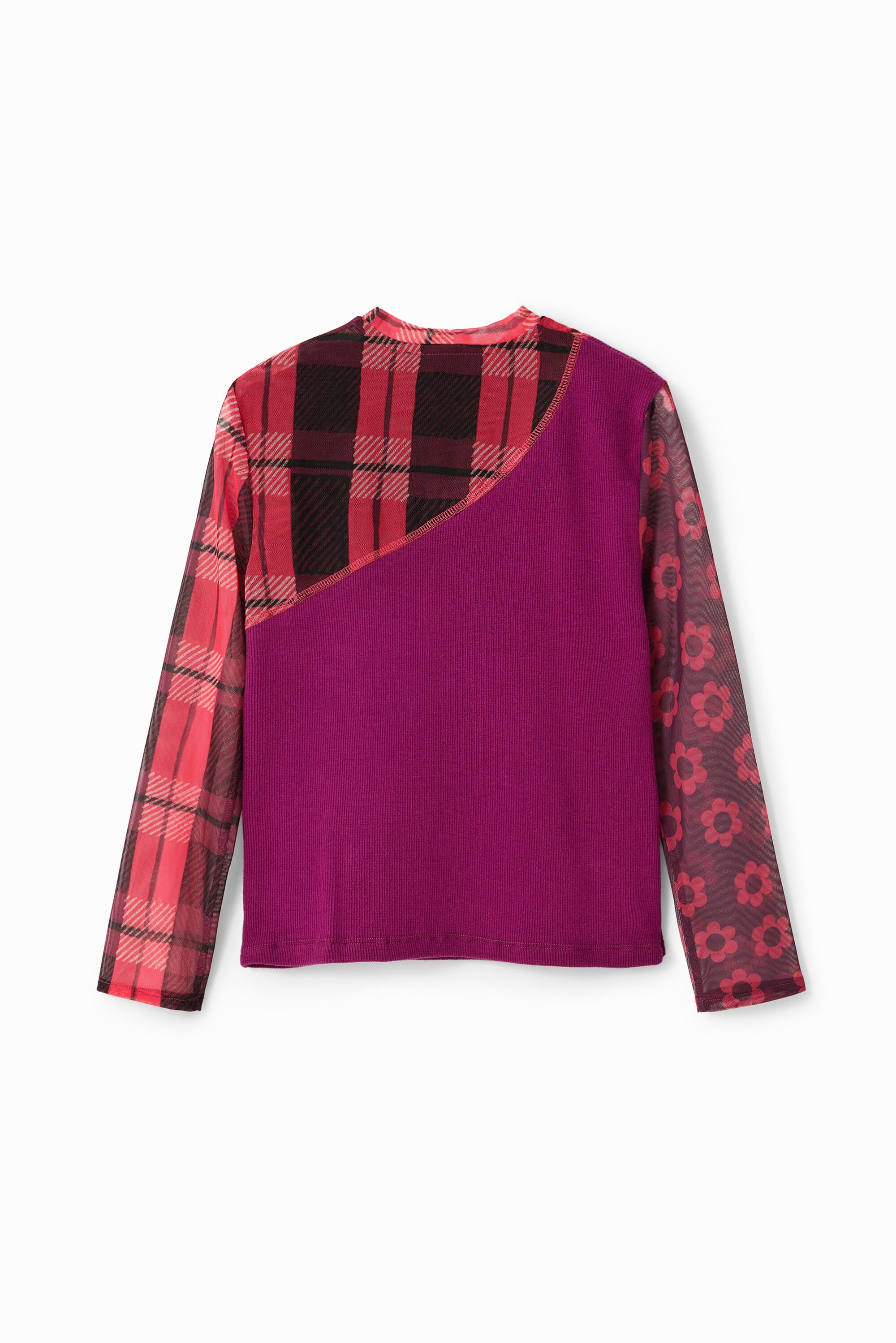 camiseta com aplique de tule canelado