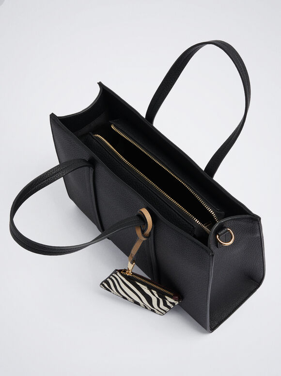 Bolsa tote com pingente - Preta