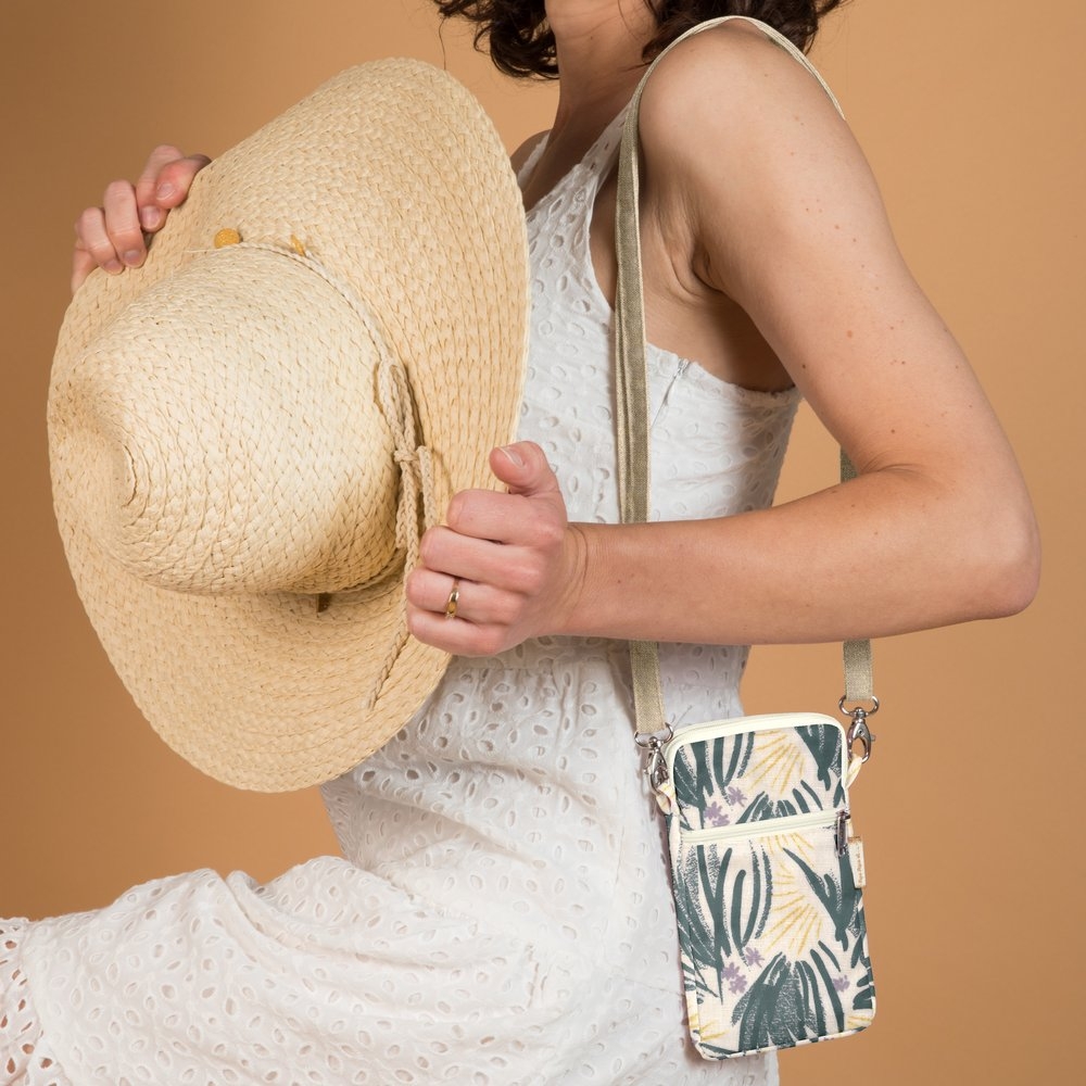 Pochette Téléphone Matelassée Fleurs D'artifice