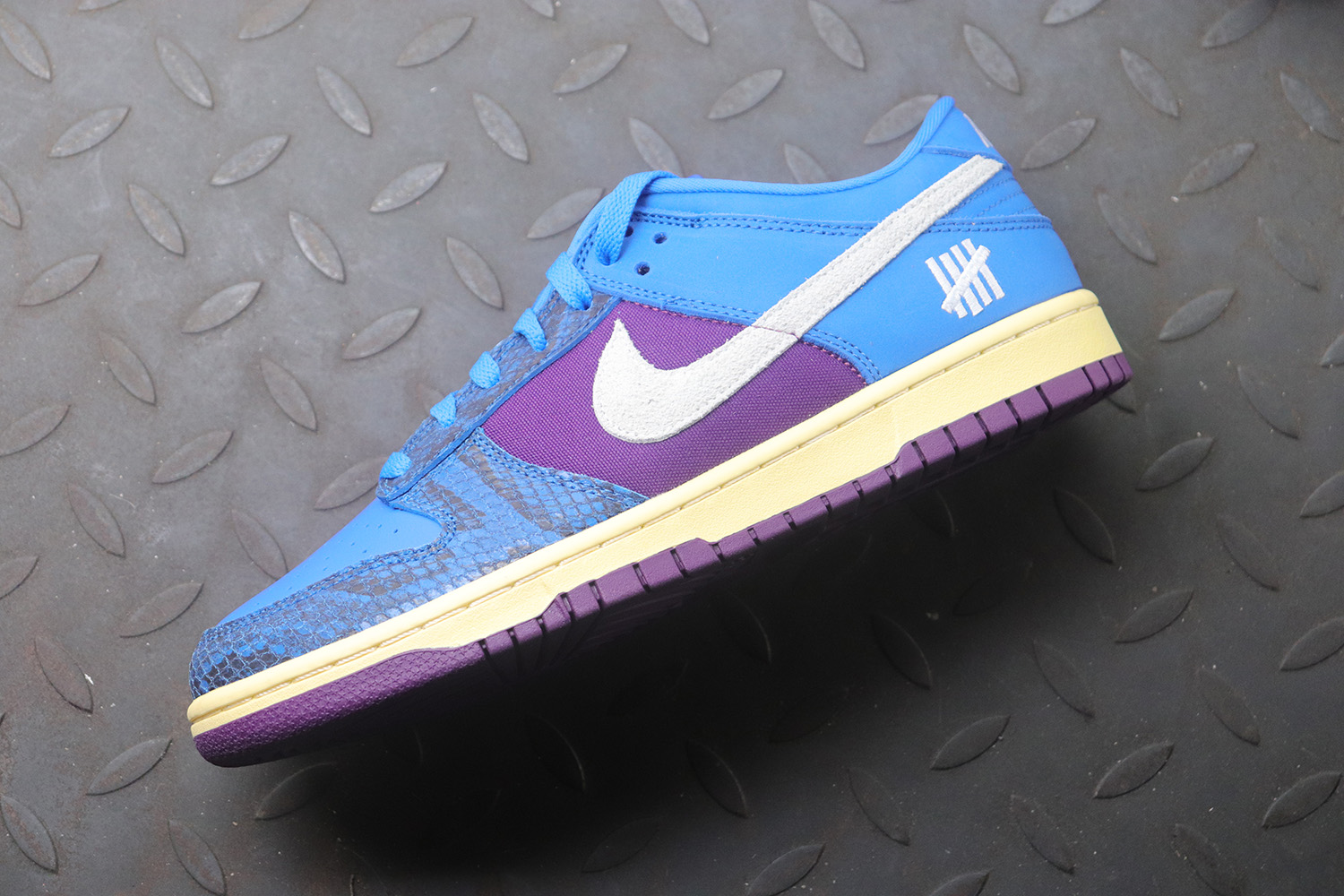 Nike Dunk Low Undefeated 5 On It Dunk vs. AF1