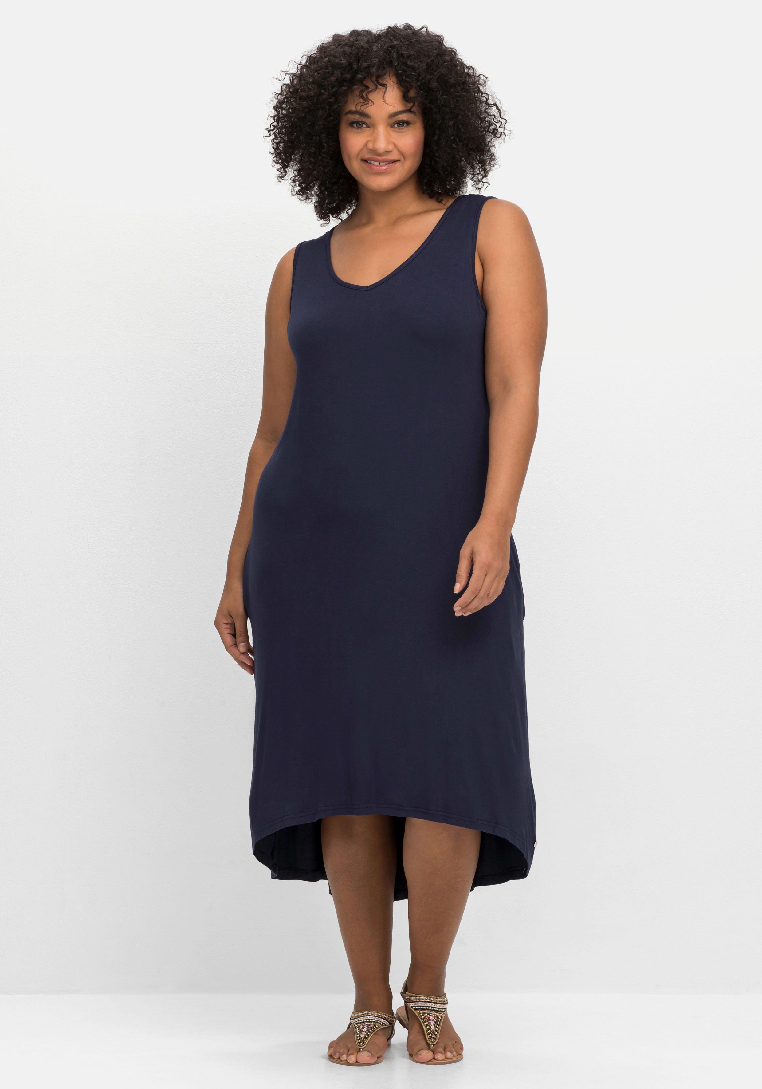Kleid mit Spitzeneinsatz im Nacken