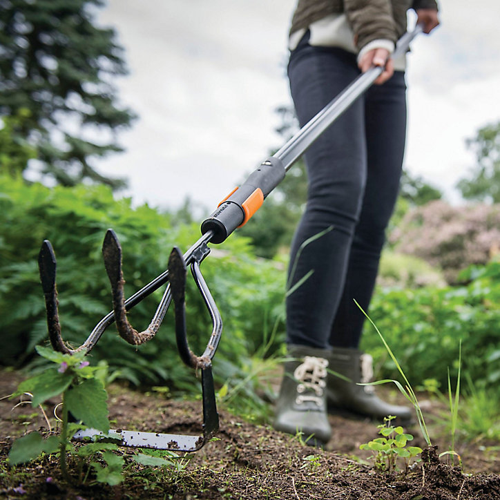 Griffe sarcleuse à 3 dents Fiskars QuikFit™