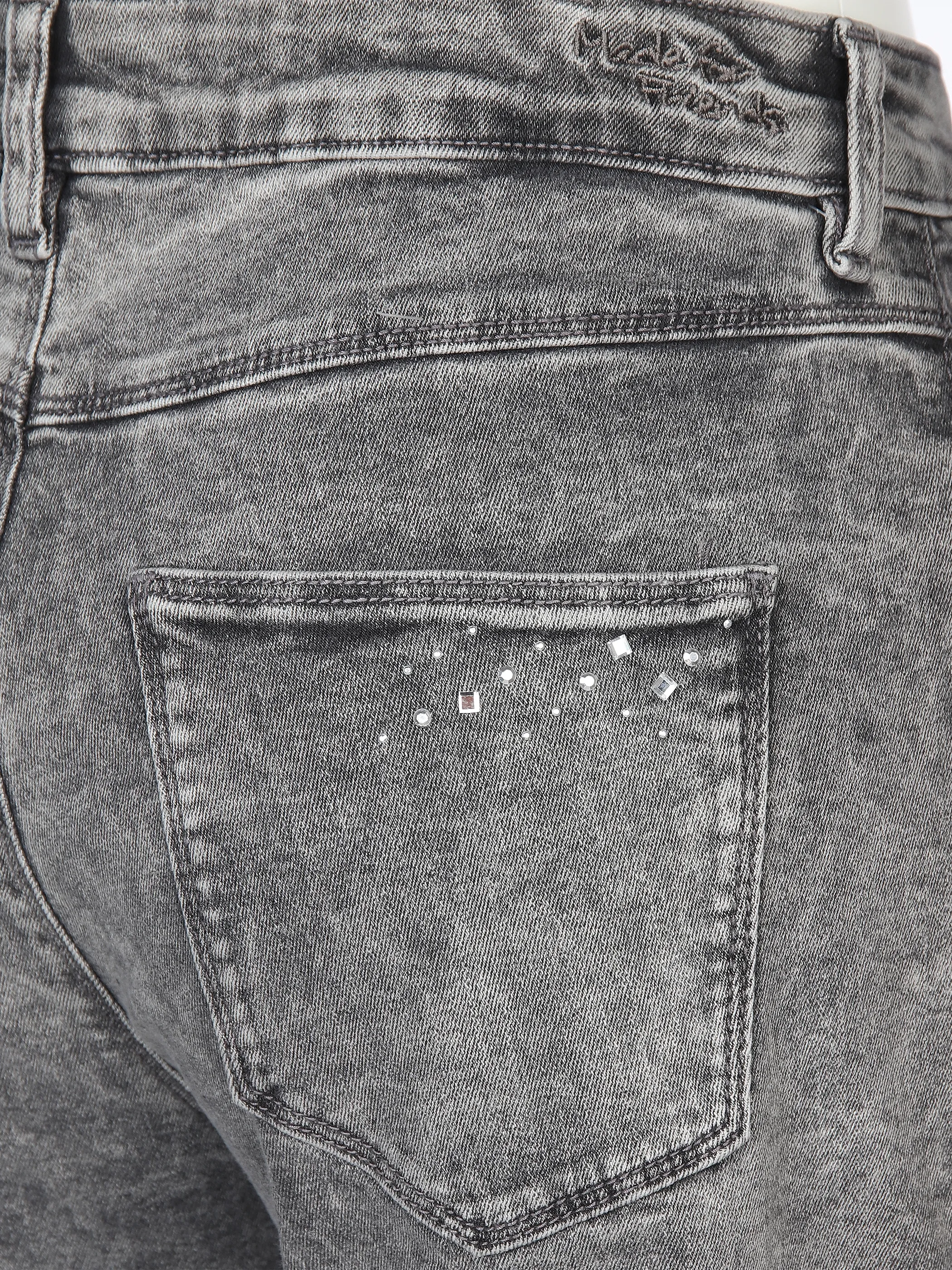 Damen Jeanshose mit Schmucksteinchen
