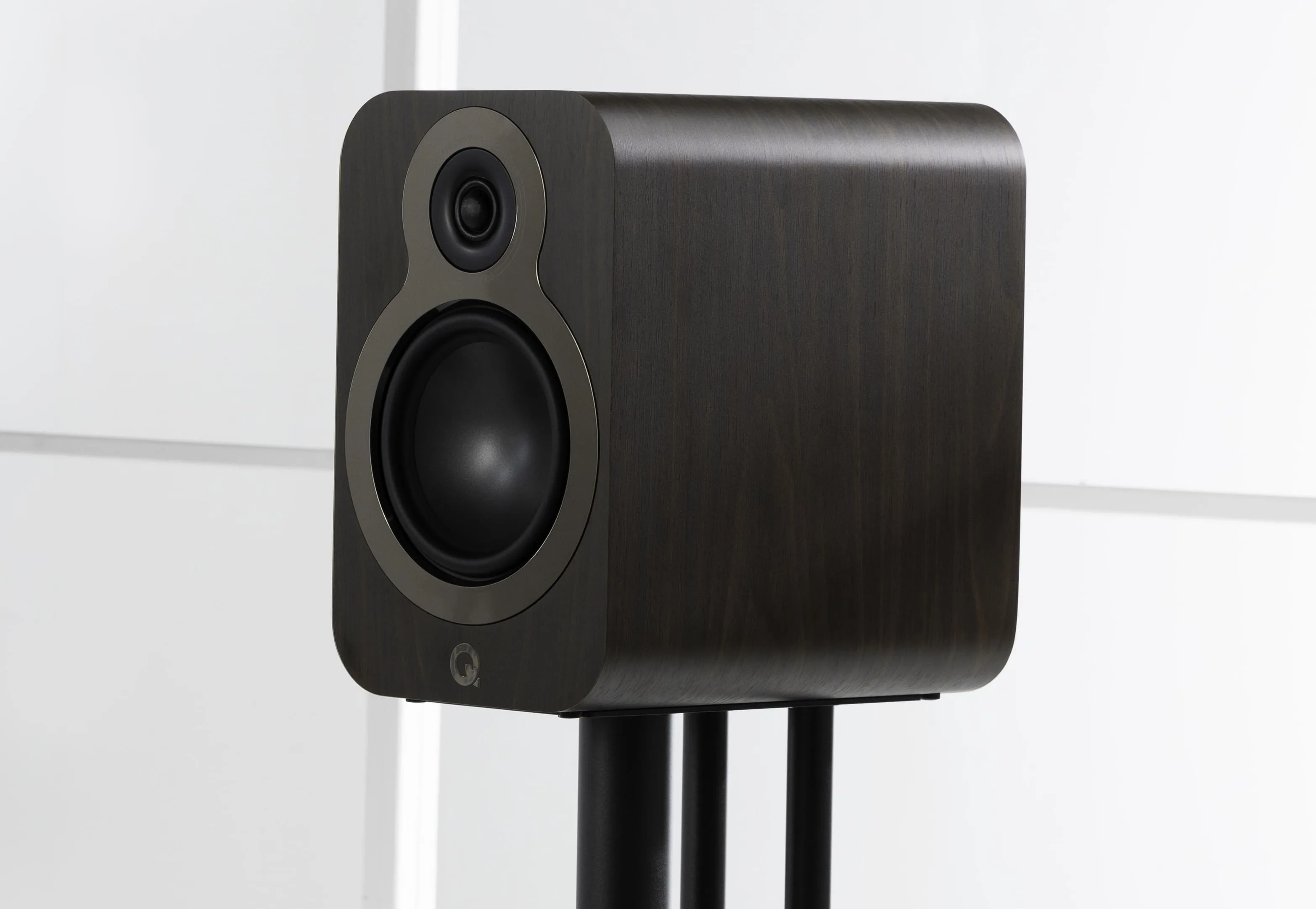 Q Acoustics 3030C Noyer (la paire) Enceintes bibliothèque