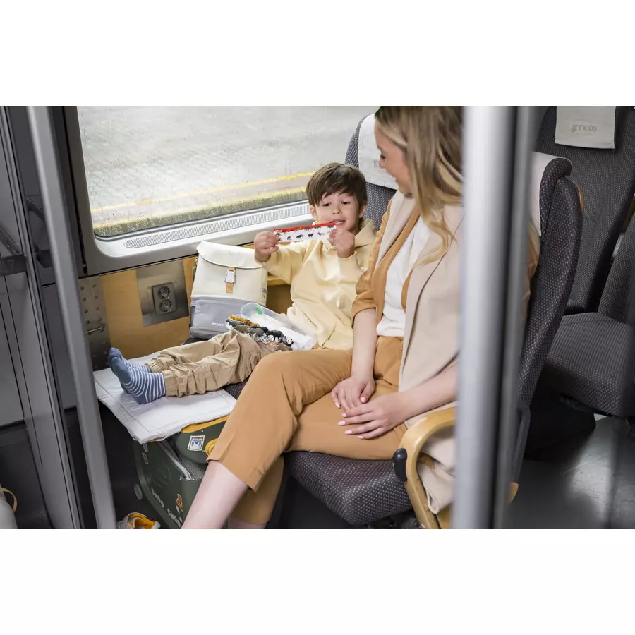 JETKIDS™ BY STOKKE® Aufsitzkoffer BedBox™ Green Aurora und Matratze CloudSleeper™ weiß