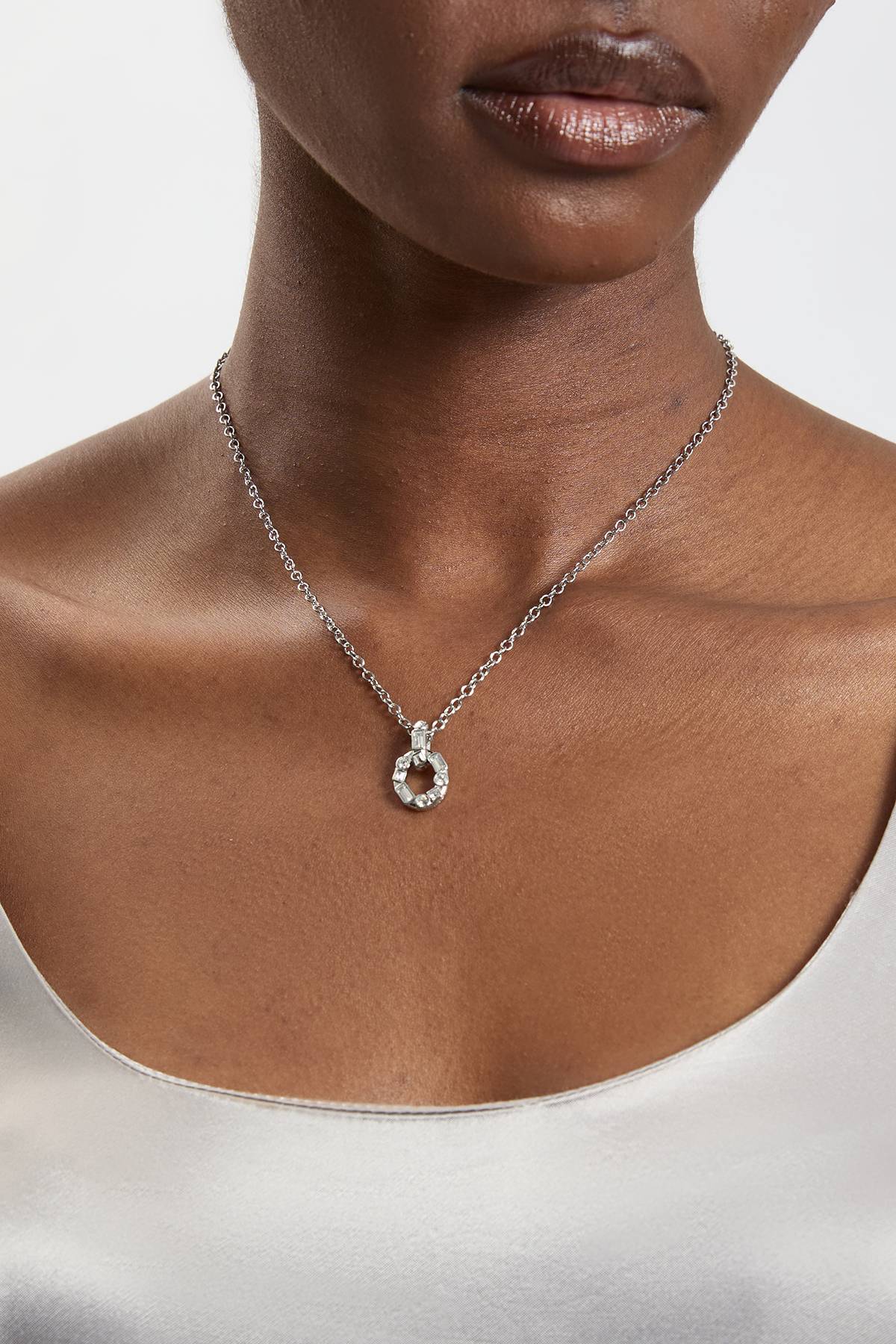 KarenMillen Collier Pendentif Chaîne Maillons Cristaux