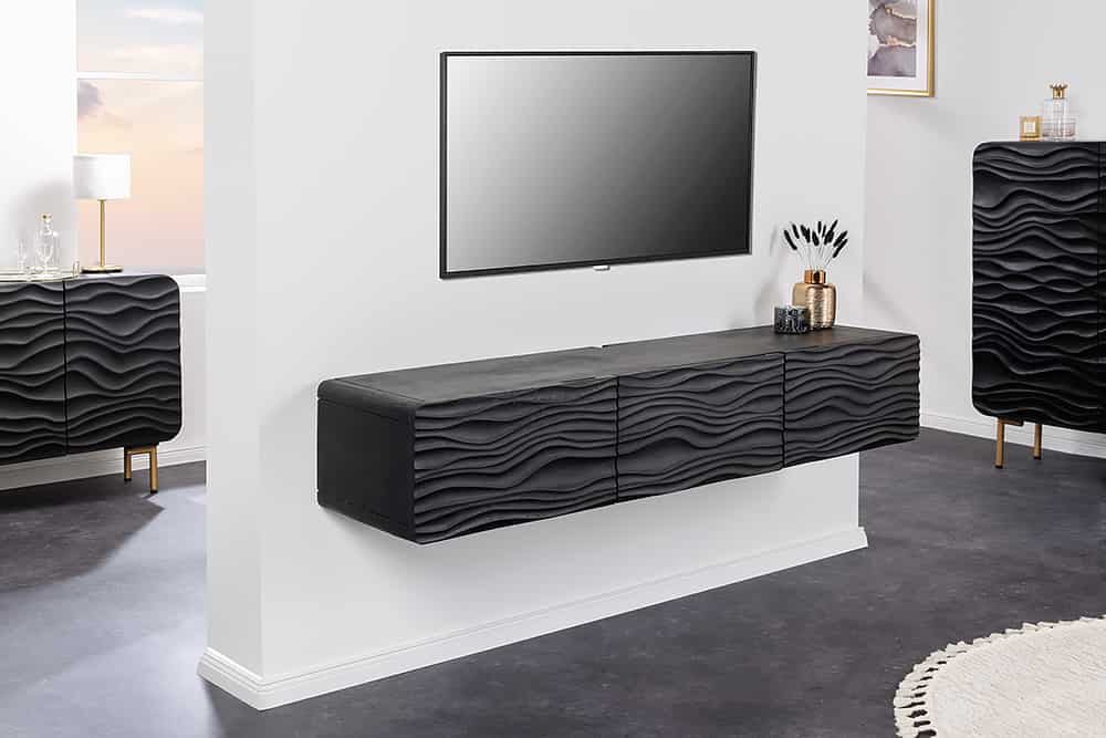 Design TV-Board WAVE 160cm schwarz Mangoholz mit 3D Schnitzereien hängend