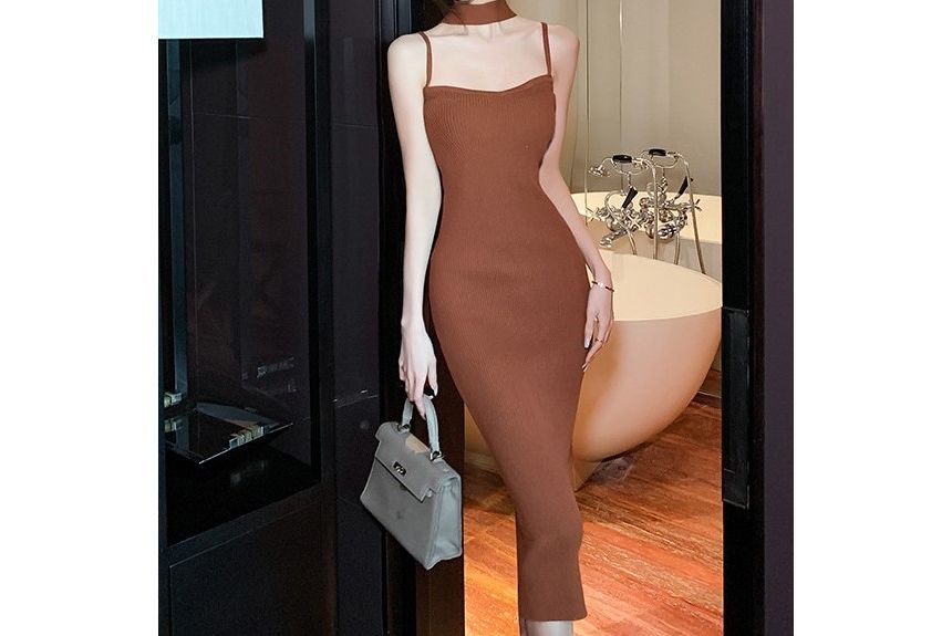 Yilda - Spaghettibandjes effen midi gebreide bodyconjurk