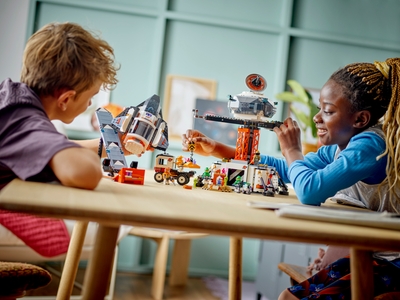 LEGO Ruimtebasis en raketlanceringsplatform (60434)
