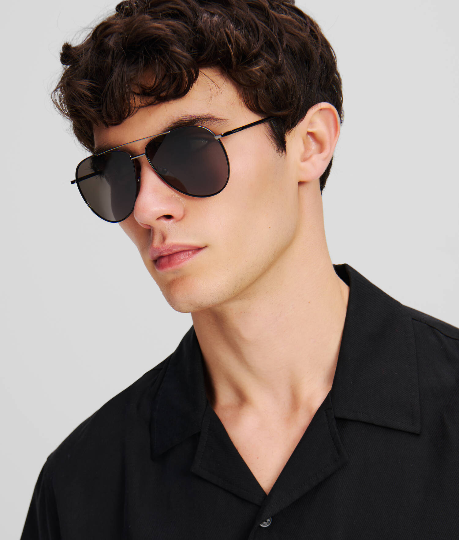 LUNETTES DE SOLEIL AVIATEUR AVEC LOGO KARL - Bronze Foncé