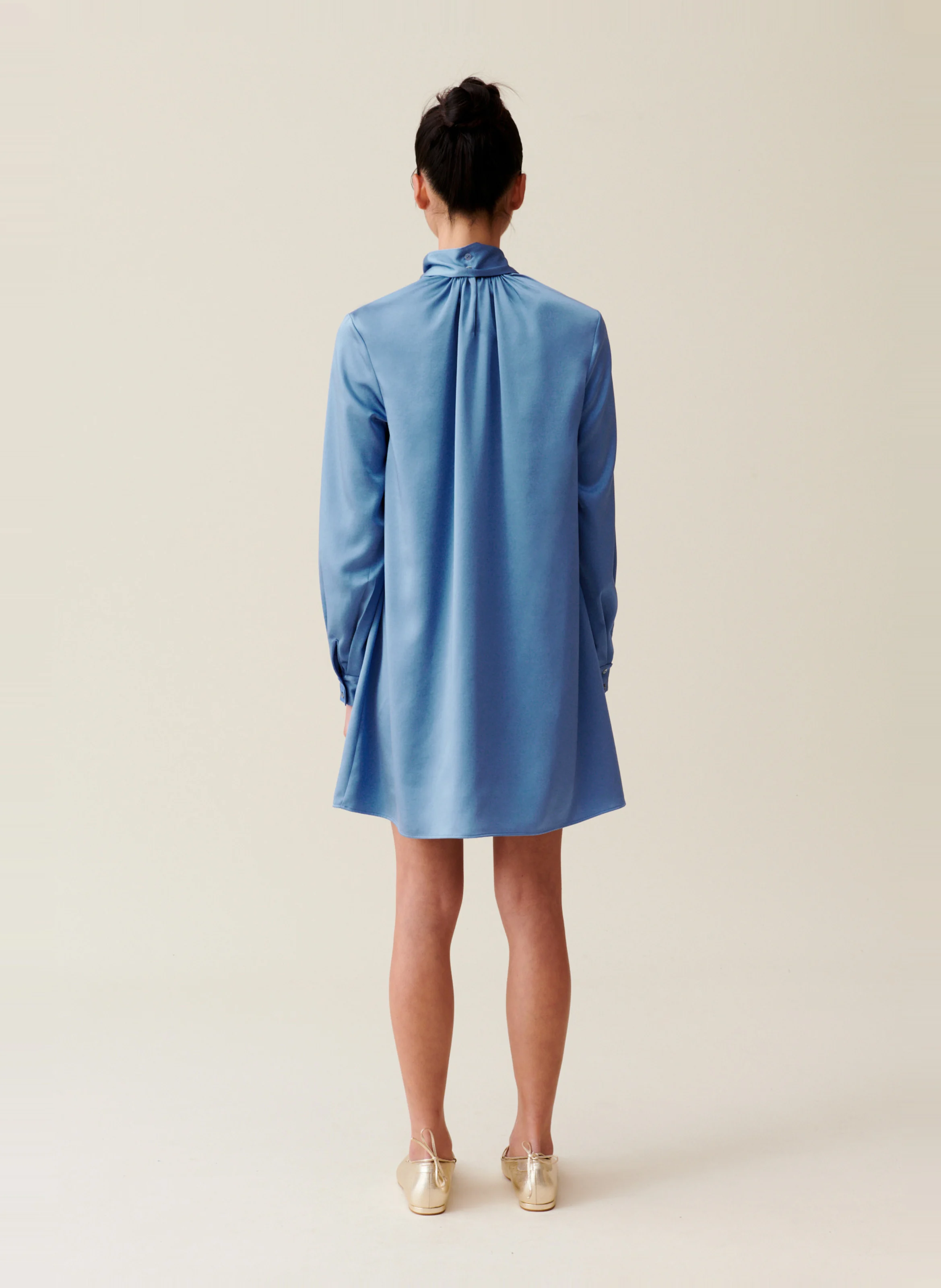 Robe fluide col lavallière | Bleu