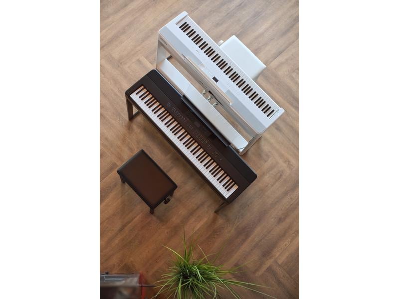 Kawai E-Piano ES-920 – Schwarz Digitalpiano mit Flügelanschlag und -ton sowie Bluetooth- und USB-Anschlussmöglichkeit