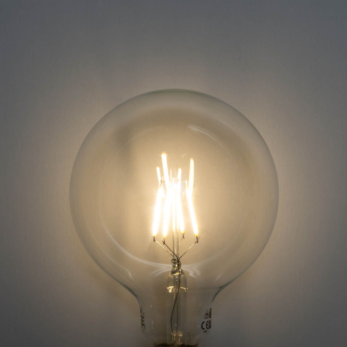E27 3-staps dimbaar LED spiraal filament G125 4W 450 lm 3000K