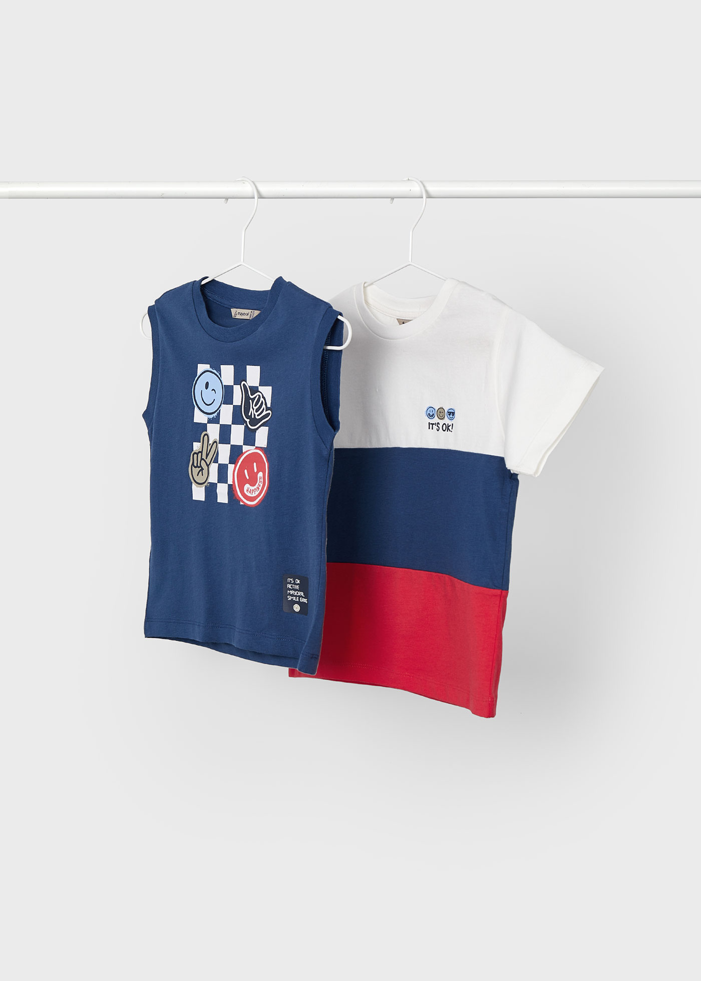 Conjunto de 2 camisetas Better Cotton para meninos, brancas.