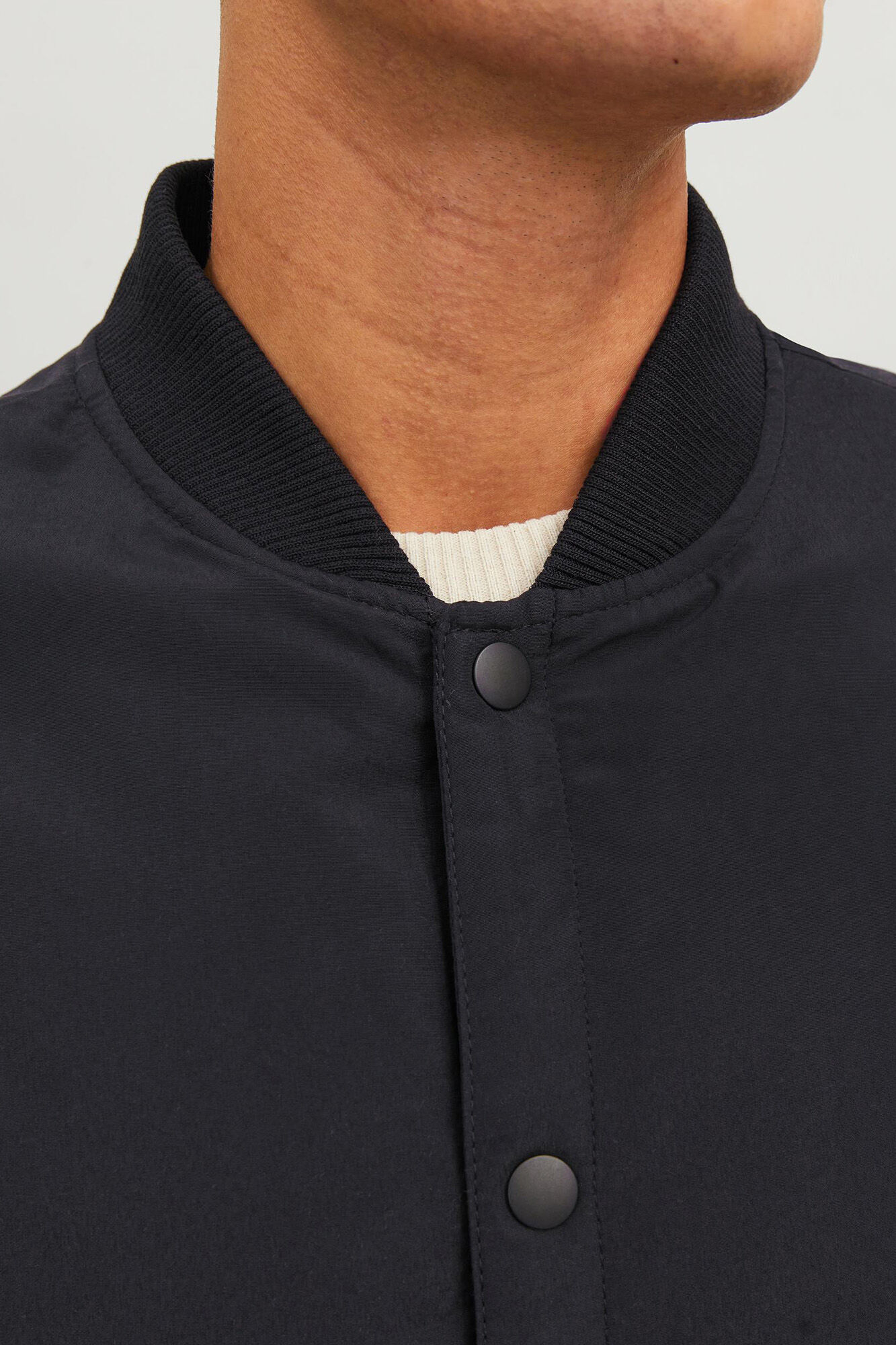 Jaqueta bomber estilo universitário