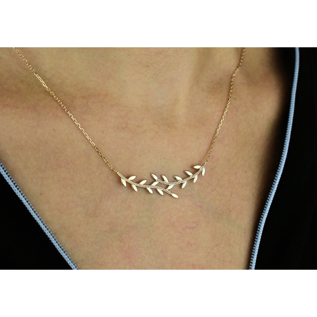 Collier feuille de laurier Plaqué OR 750 3 microns
