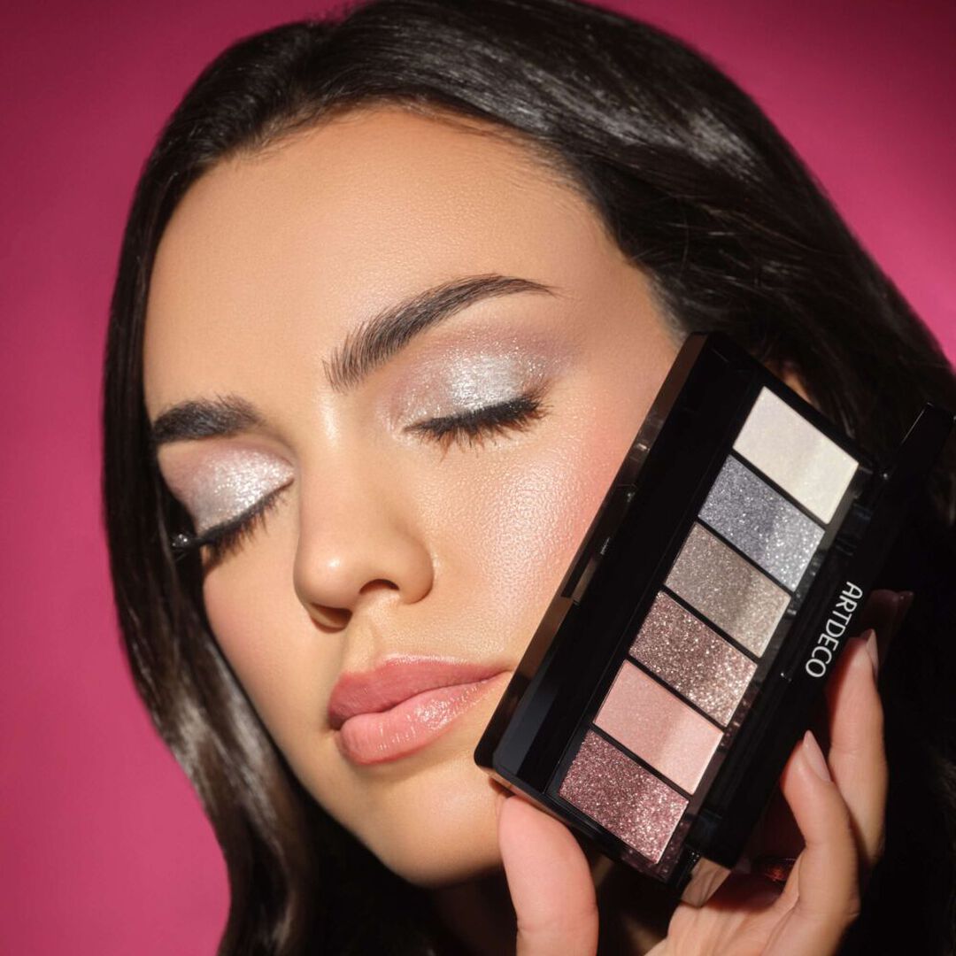 SPARKS OF JOY Glittery Eyeshadow Palette