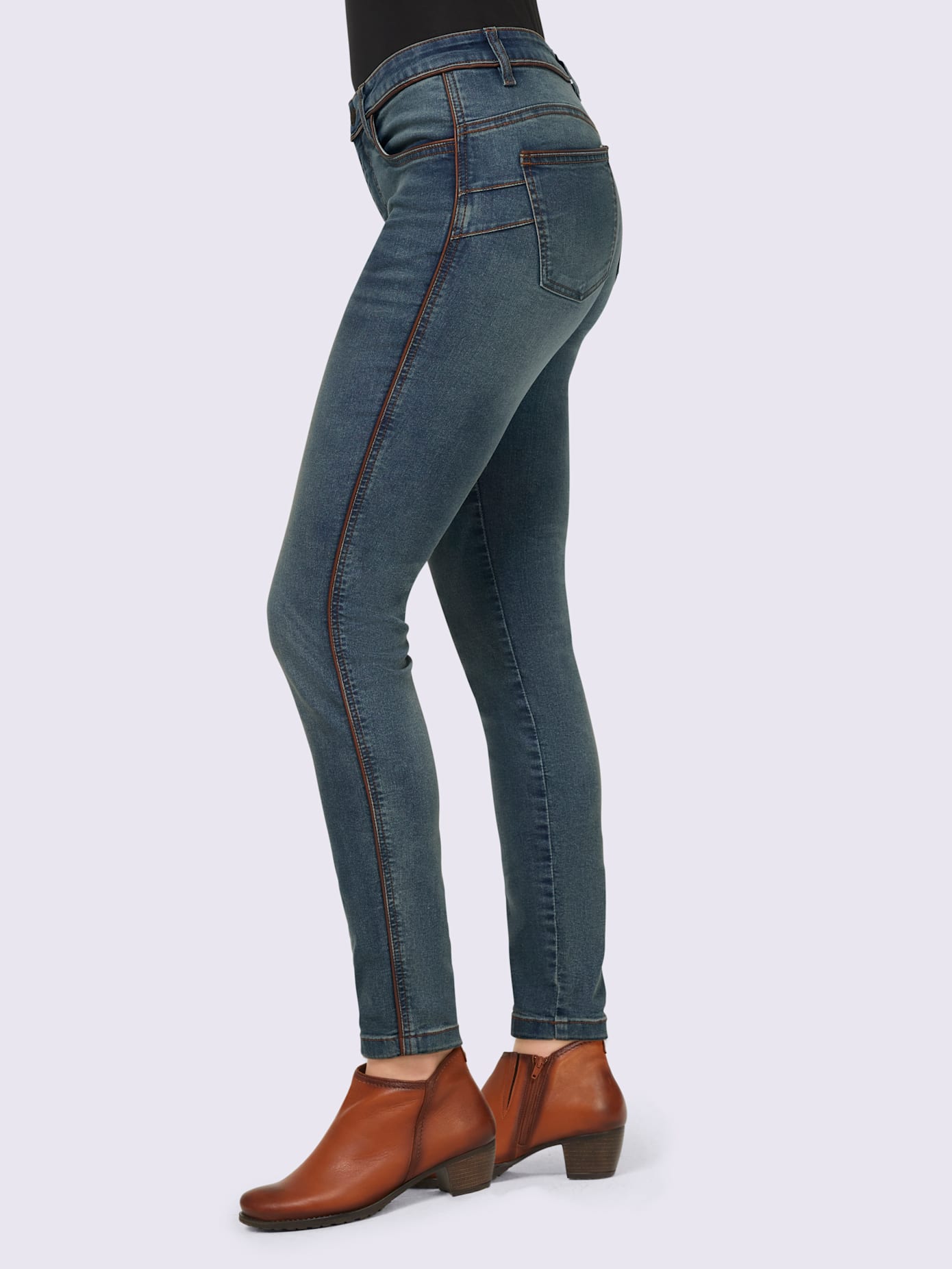 Jean push-up détails en qualité lisse