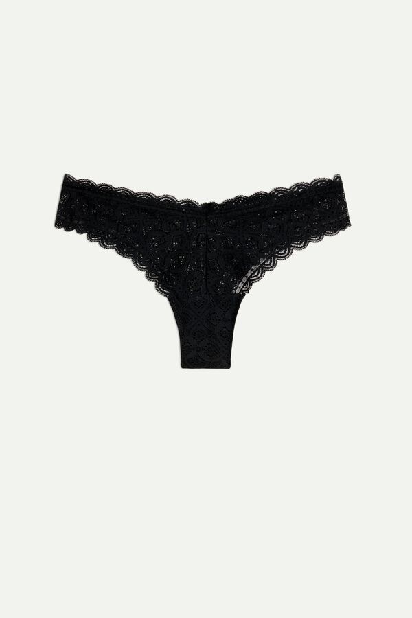 Calcinha brasileira de renda estilo anos 80