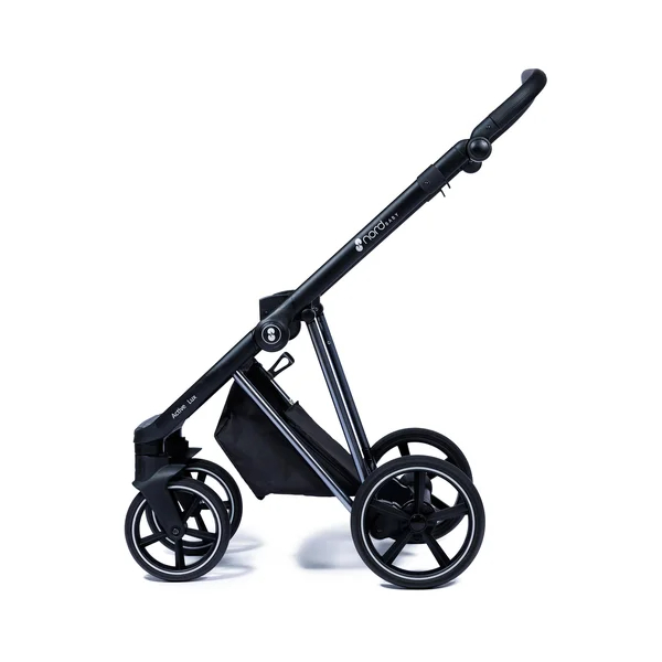 Carrinho de bebê Nordbaby Active Lux verde-floresta com estrutura cromada