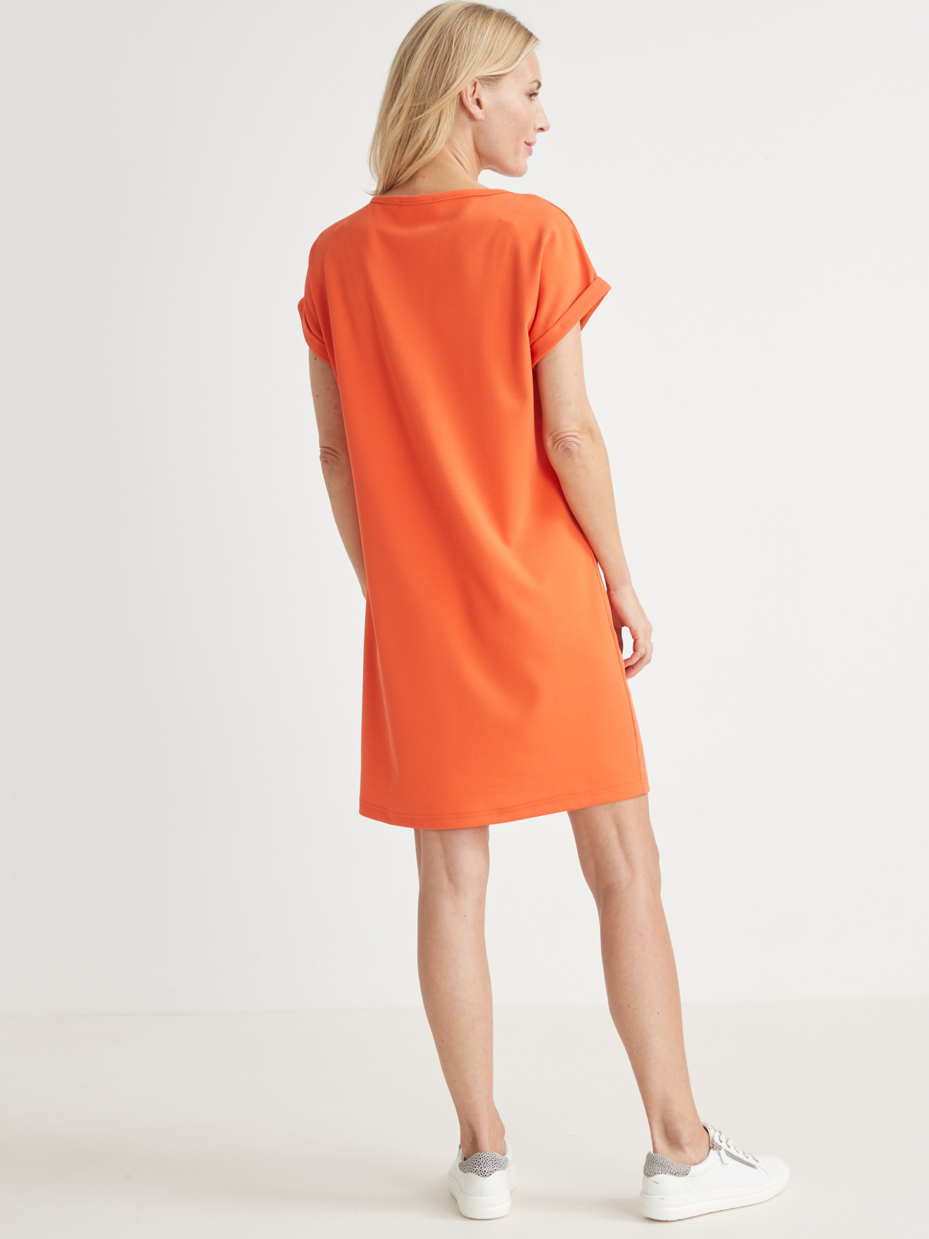 Robe housse encolure V
