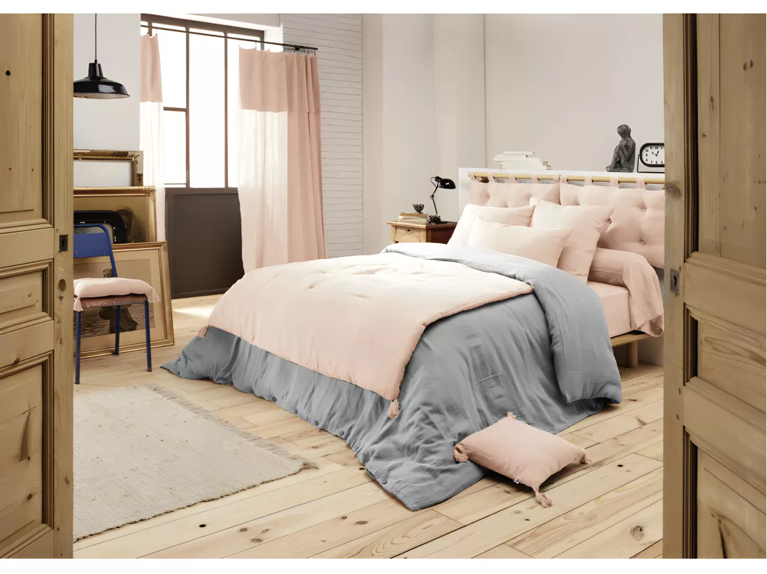 Édredon 150 x 150 cm en gaze de coton rose avec 4 pompons - PEPA