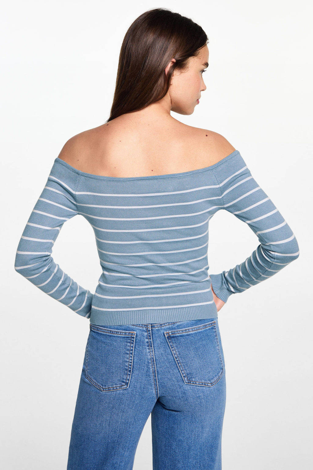 MANGO TEEN gestreepte fijngebreideoff shoulder top middenblauw/wit
