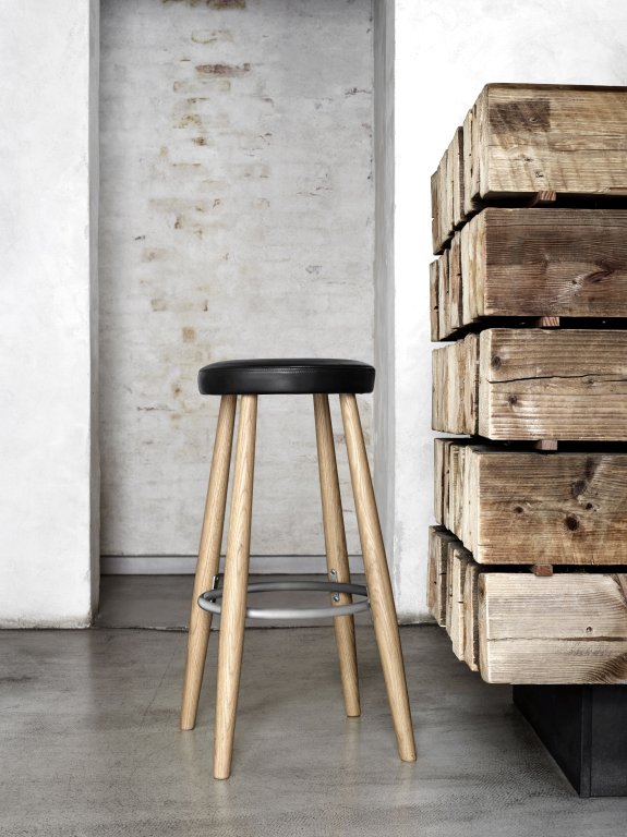 Carl Hansen & Son CH56 barkruk 76cm gezeept eiken Thor 300 leer
