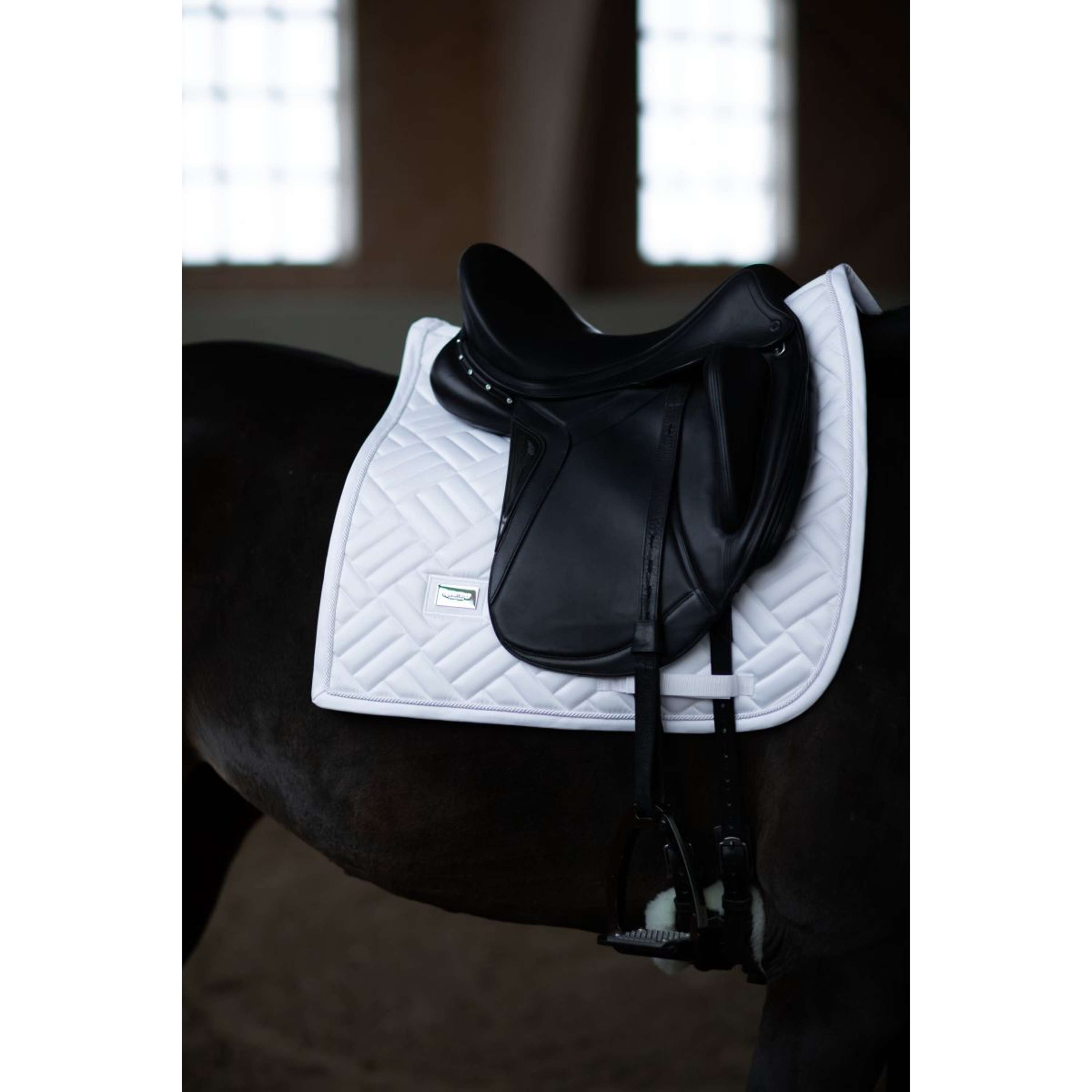 Equestrian Stockholm Zadeldekje Modern Dressuur White Silver