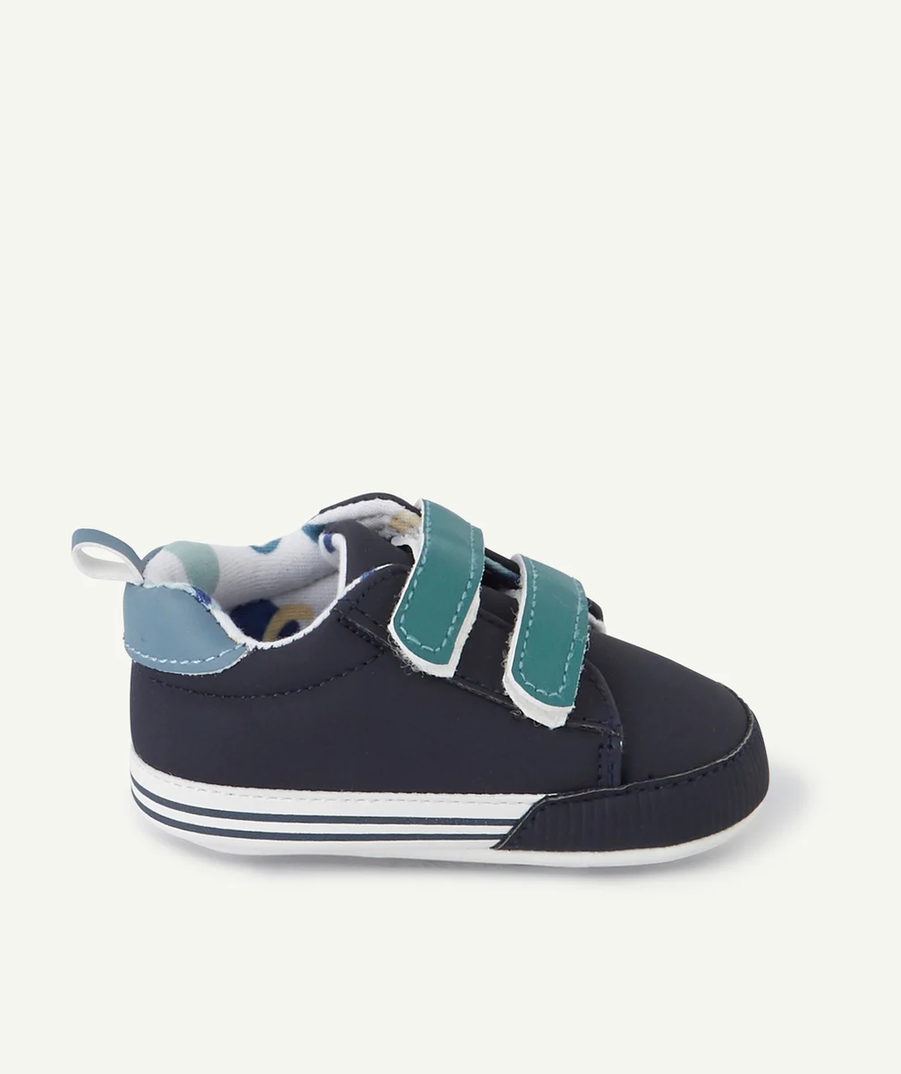 CHAUSSONS STYLE BASKETS BÉBÉ GARÇON À SCRATCHS BLEU ET VERT