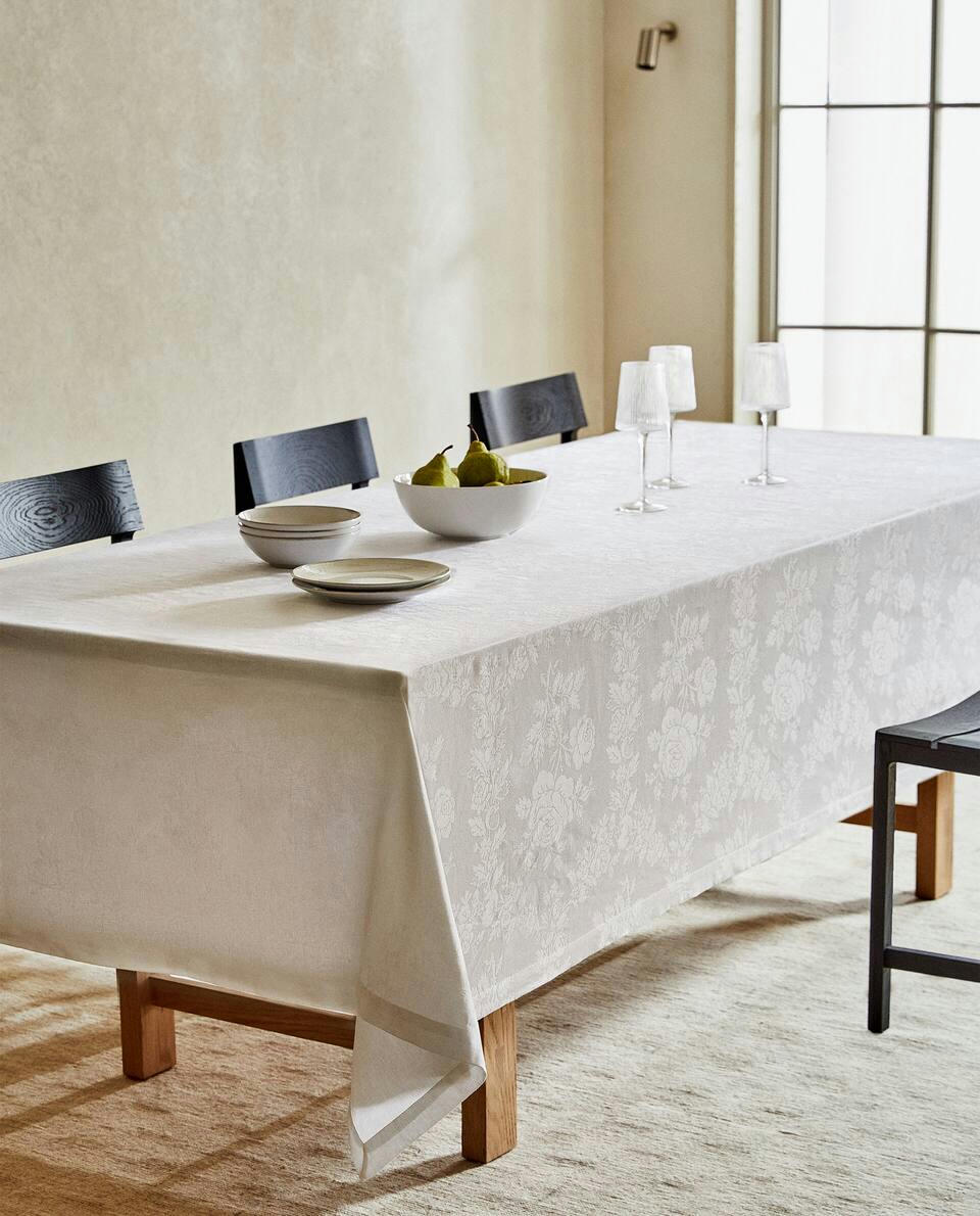 TOALHA DE MESA FLORAL JACQUARD