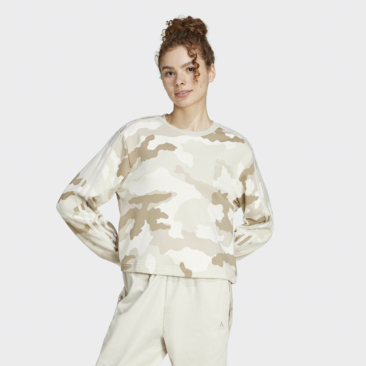 ADIDAS ROUPAS ESPORTIVAS<br>Suéter cropped Essentials 3 listras
