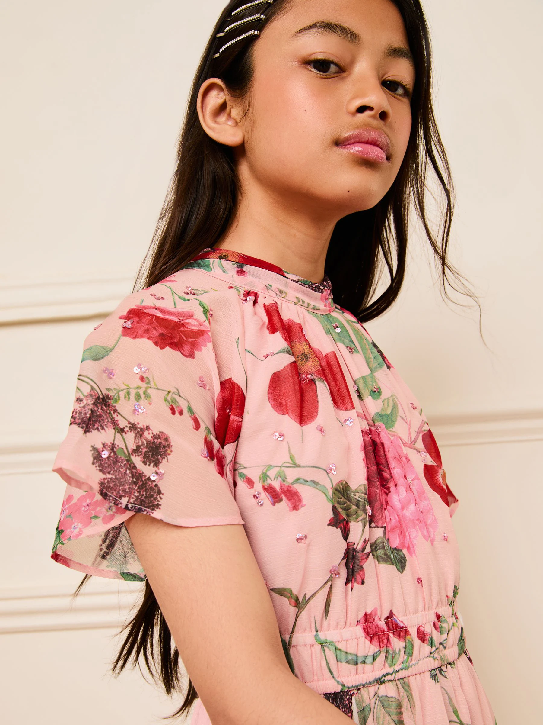 Lipsy Chiffon gelegenheidsjurk met puntige zoom (5 - 16 jr)