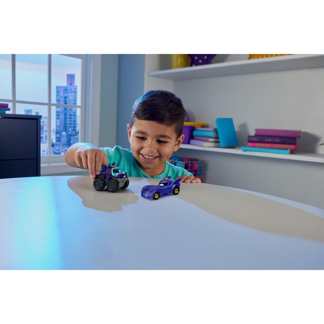 DC Batwheels - Light-Up Racers