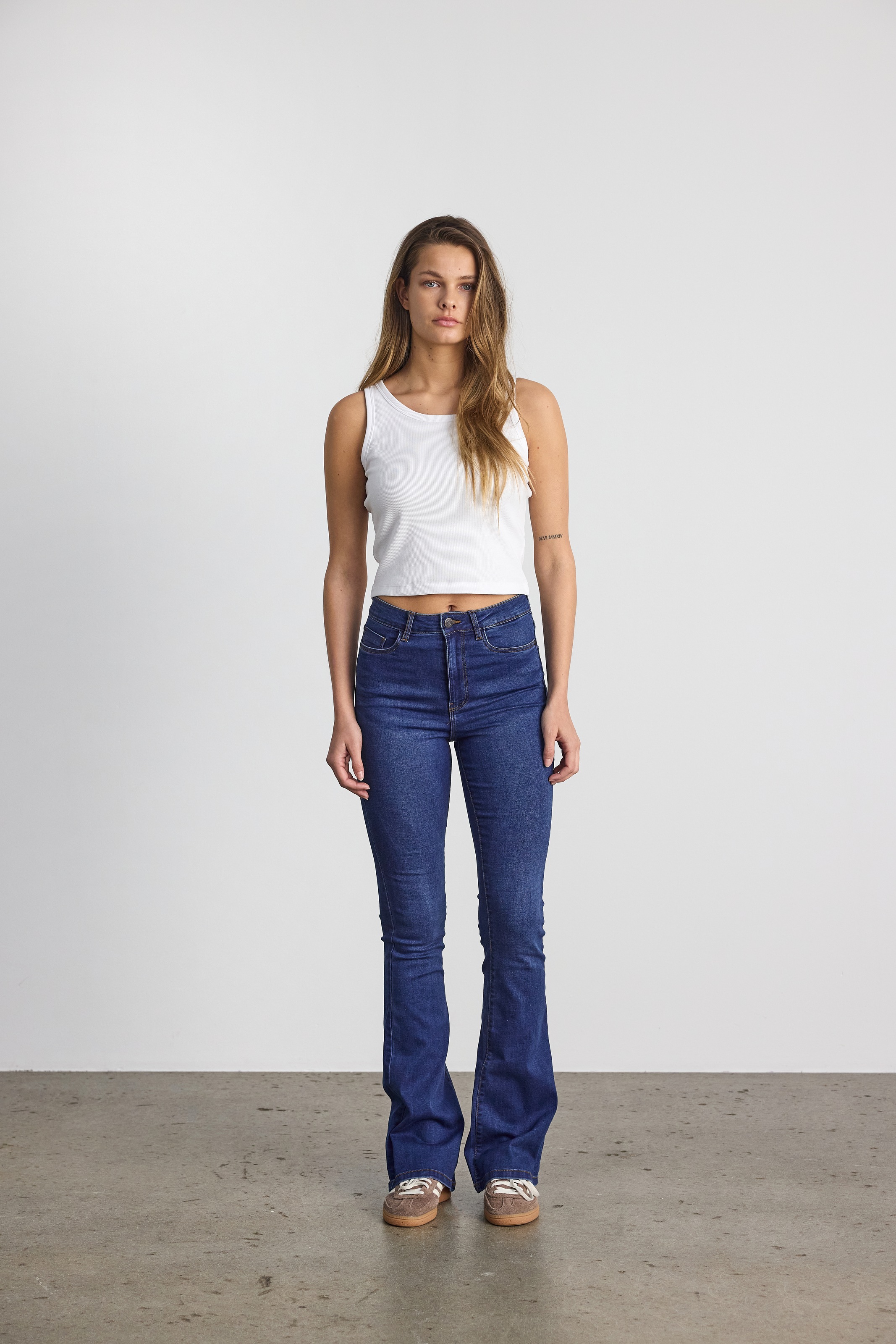 Noisy may High-waist-Jeans »NMSALLIE HW FLARE JEAN VI021MB FWD NOOS«