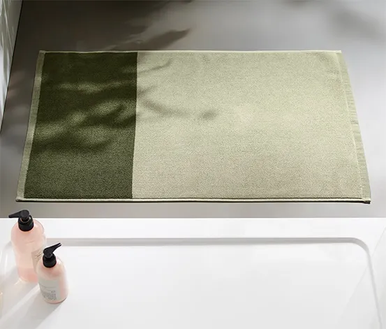 Hochwertiger Jacquard-Duschvorleger, sandgrün-moosgrün