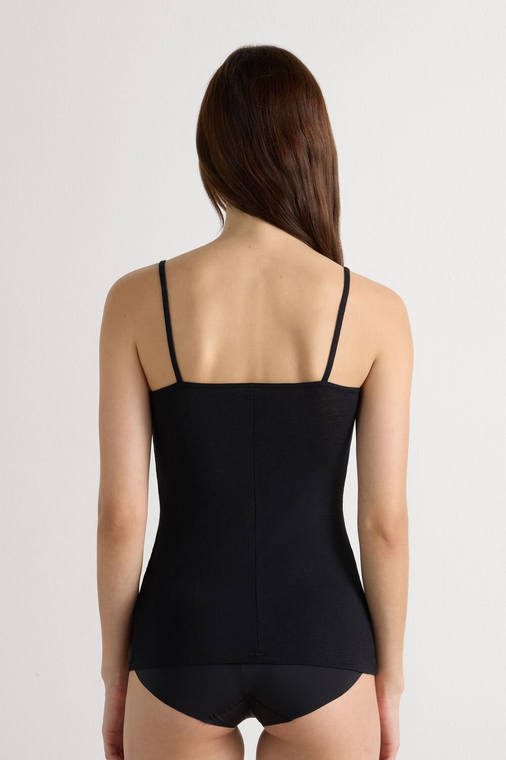Blusa ultraleve em modal e cashmere com detalhes em renda.