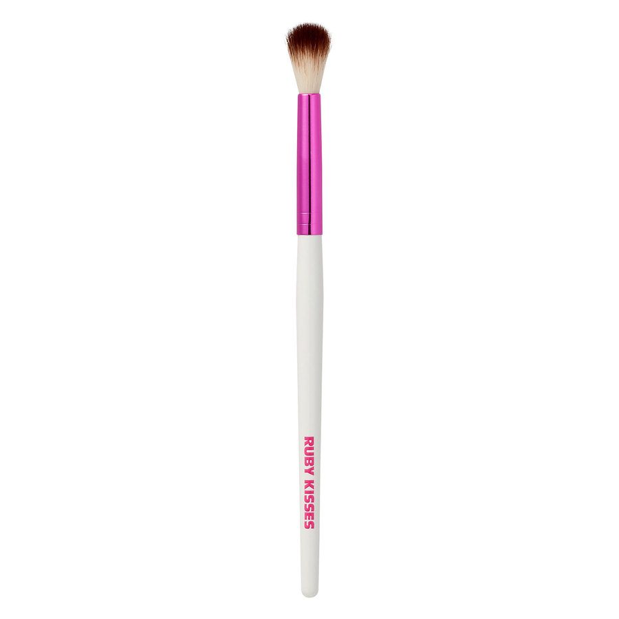 KISS Ruby Kisses Tapered Eyeshadow Brush