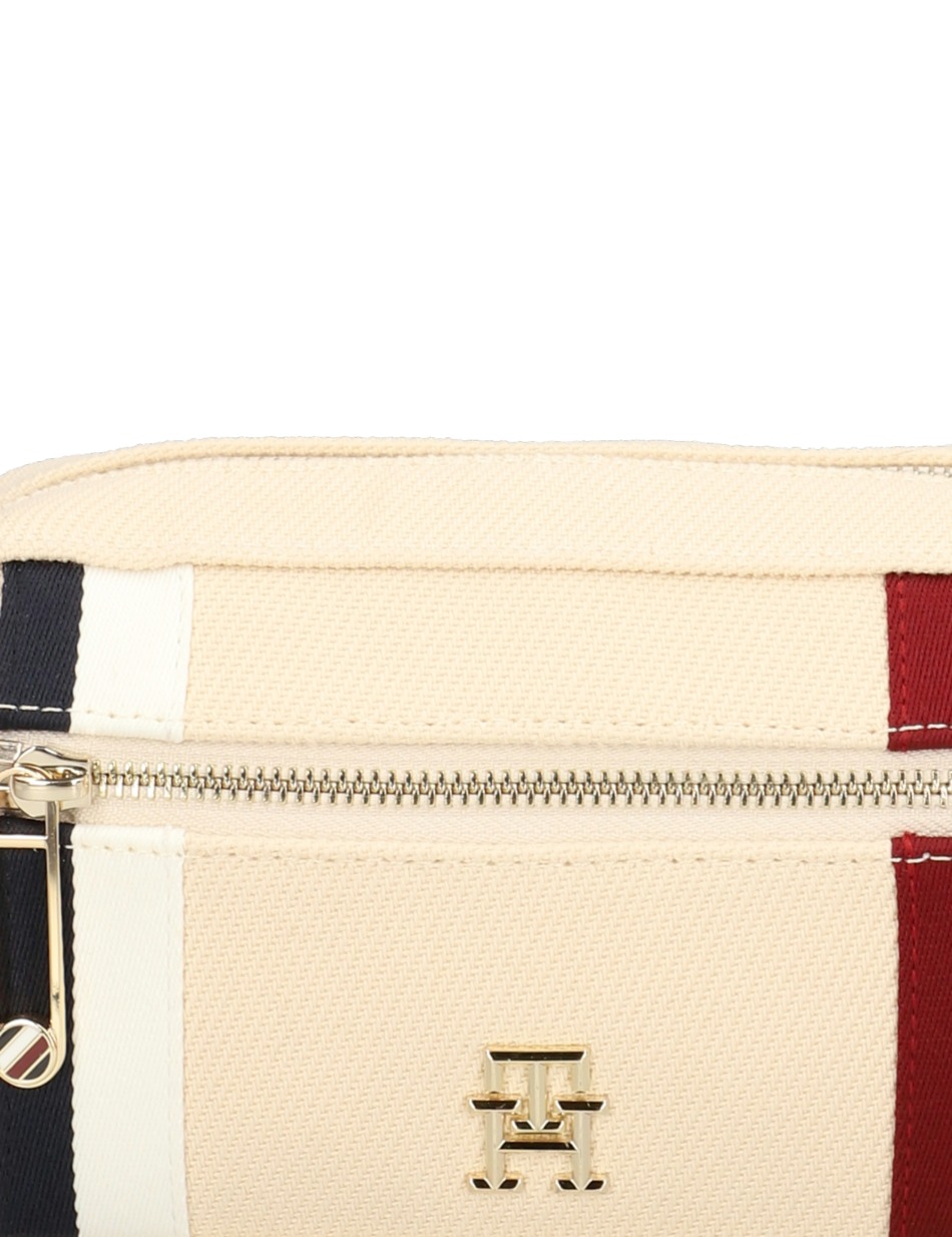 ICONIC TOMMY CAMERA BAGCORP