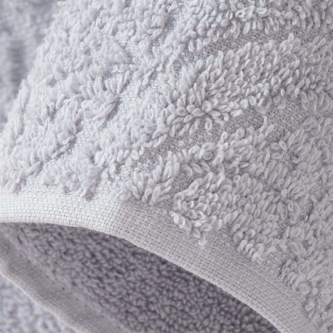 My Home Duschtuch mit Jacquard-Muster hellgrau