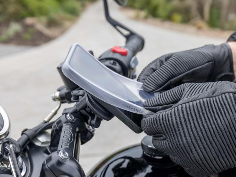 Quad Lock MAG Poncho iPhone