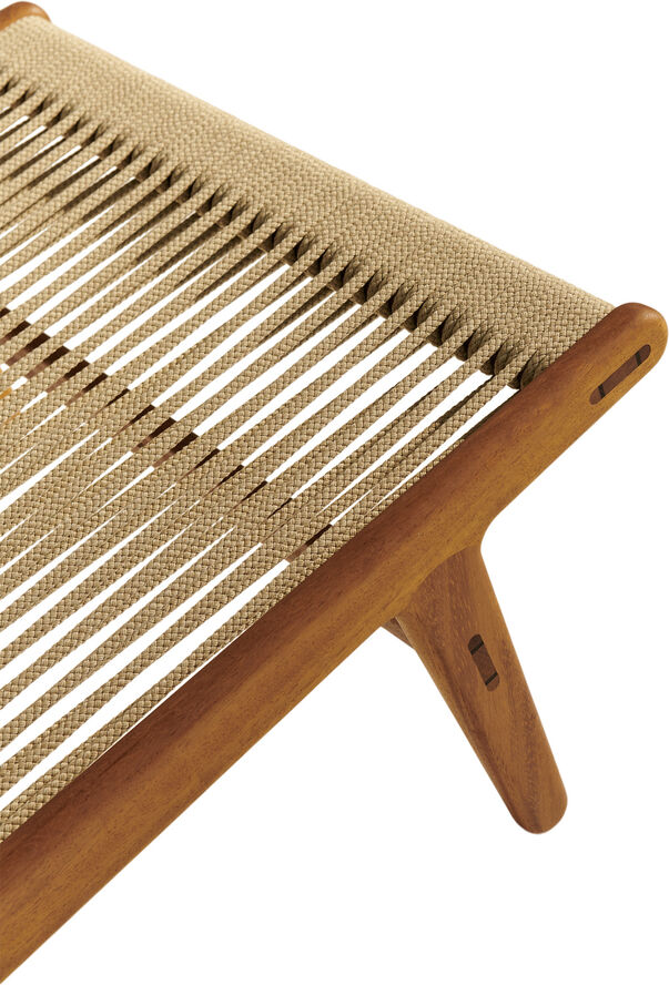 Gubi MR01 Initial Lounge Chair, Outdoor Base: Solid Iroko Oiled, Brun/natur