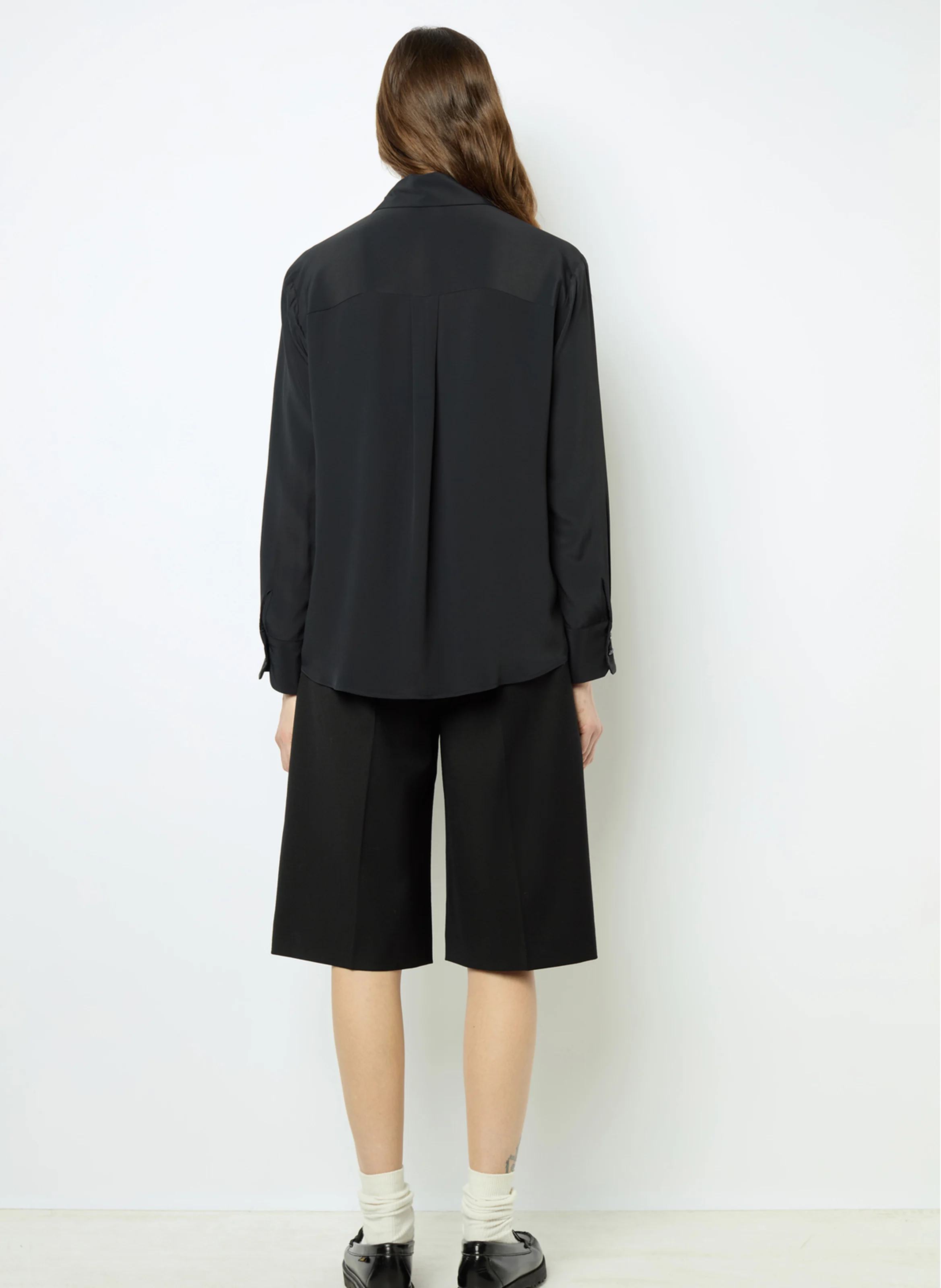 BEATA - Chemise droite col classique | Noir