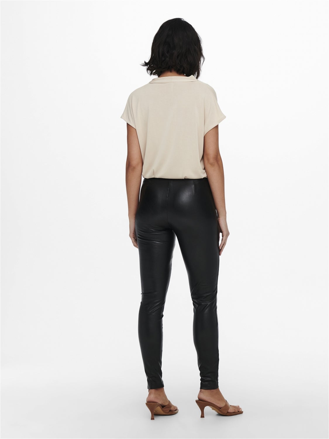ONLJESSIE Slim Fit Hose in Lederoptik Black