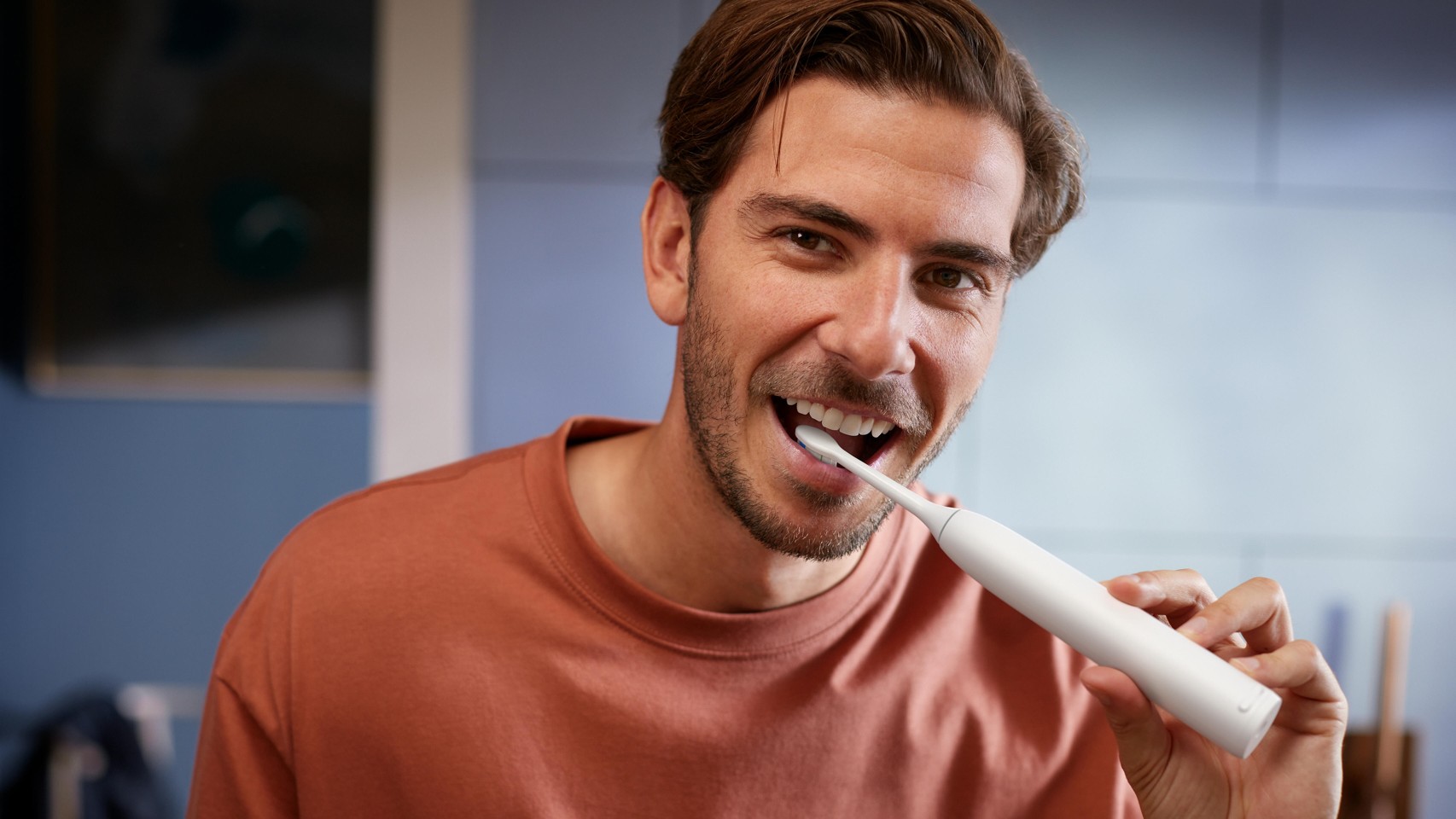 Philips - Sonicare Hvid Elektrisk Tandbørste Series 5300 HX7108/02